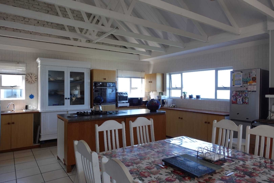 6 Bedroom Property for Sale in Outeniqua Strand Western Cape
